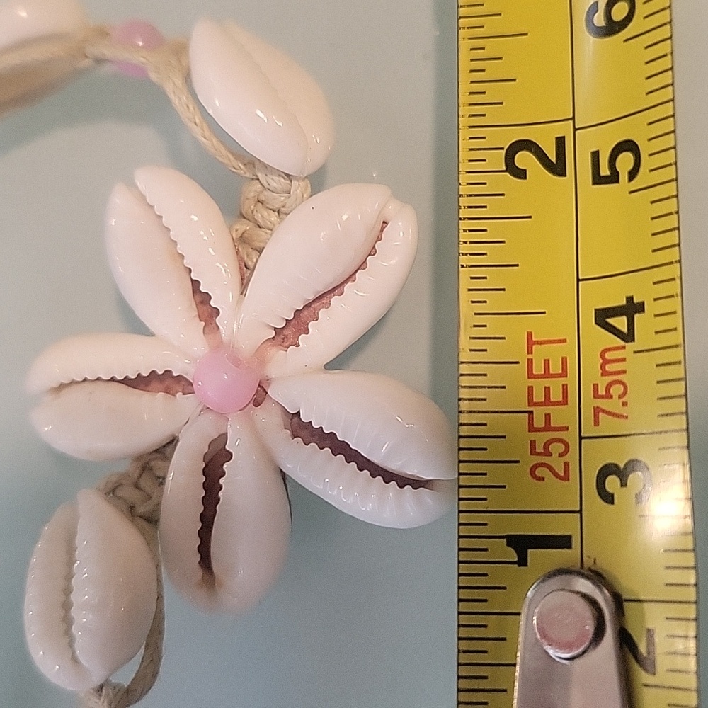 Cowrie Shell Macrame Necklace with pink beads - Picture 7 of 7